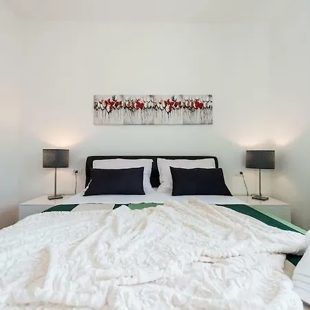 Medora 4* 로비니