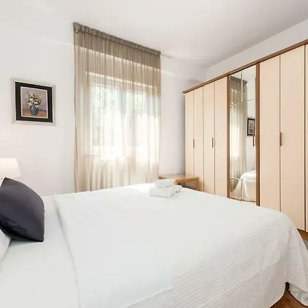 Medora Guest house