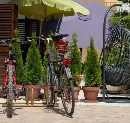 Medora Guest house 4*